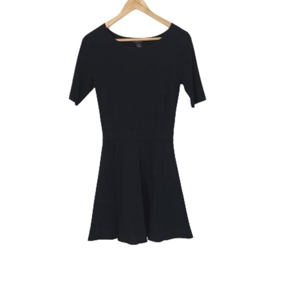 CLUB MONACO Black Short Sleeves Fit-n-Flare Knit Sweater Dress Women's Size S - Picture 2 of 13